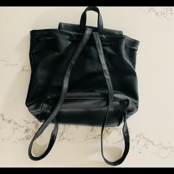 Backpack - Picture 4 of 4